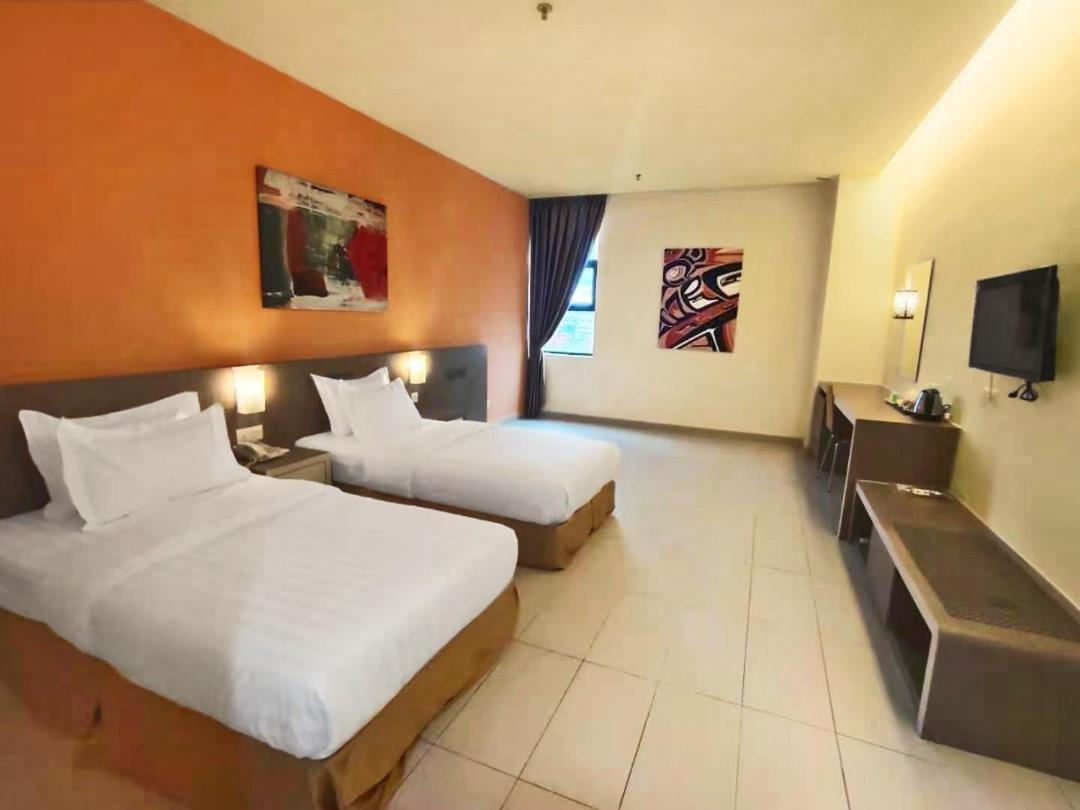 Kluang Riverview Hotel Esterno foto