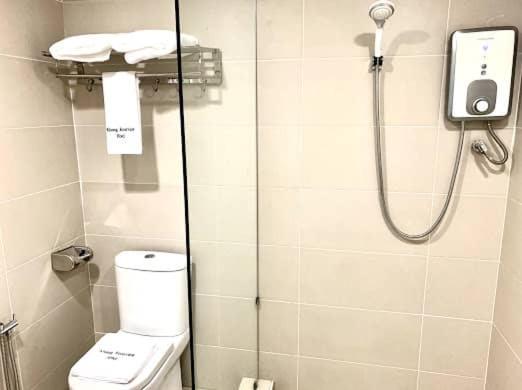 Kluang Riverview Hotel Esterno foto